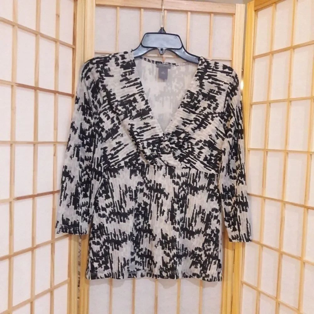Ann Taylor Geometric Print Black White Blouse Sz M